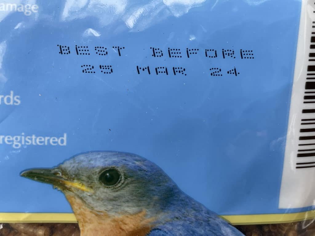 does bird food expire